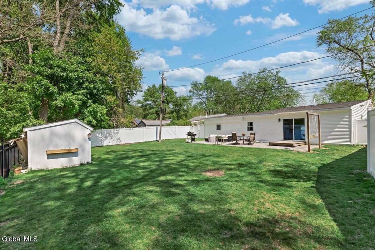 43 Vics Court Albany NY 12205