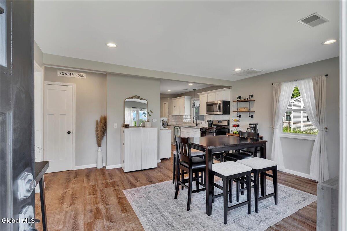 43 Vics Court Albany NY 12205