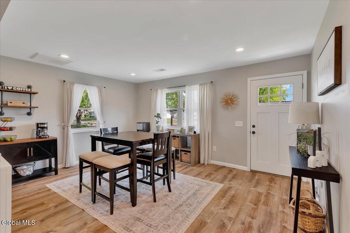 43 Vics Court Albany NY 12205