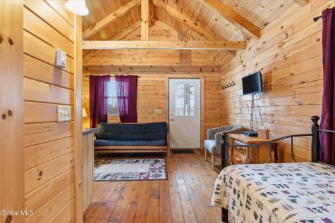 L4.2-4.4 Us-9 Schroon Lake NY 12870