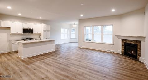 14 Seville Way Selkirk NY 12158