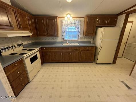 52 2nd Avenue Hadley NY 12835