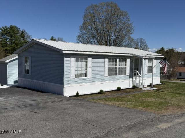 52 2nd Avenue Hadley NY 12835
