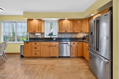 114 Spring Road Glenville NY 12302
