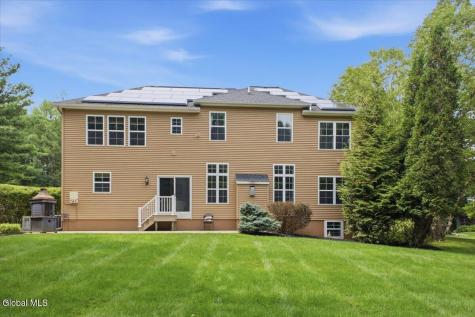 1107 Deer Run Glenville NY 12302