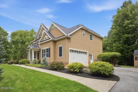 1107 Deer Run Glenville NY 12302