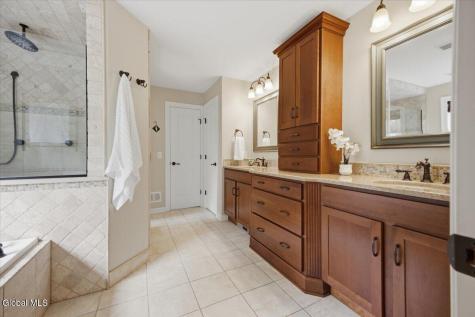1107 Deer Run Glenville NY 12302