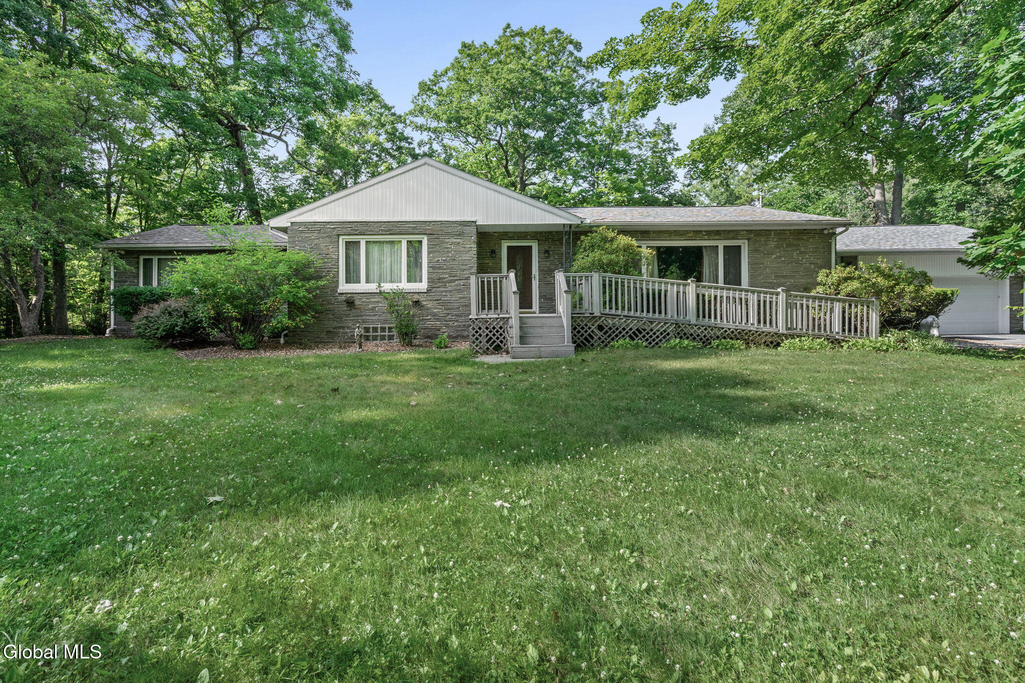 39 Woodside Drive Glenville NY 12302