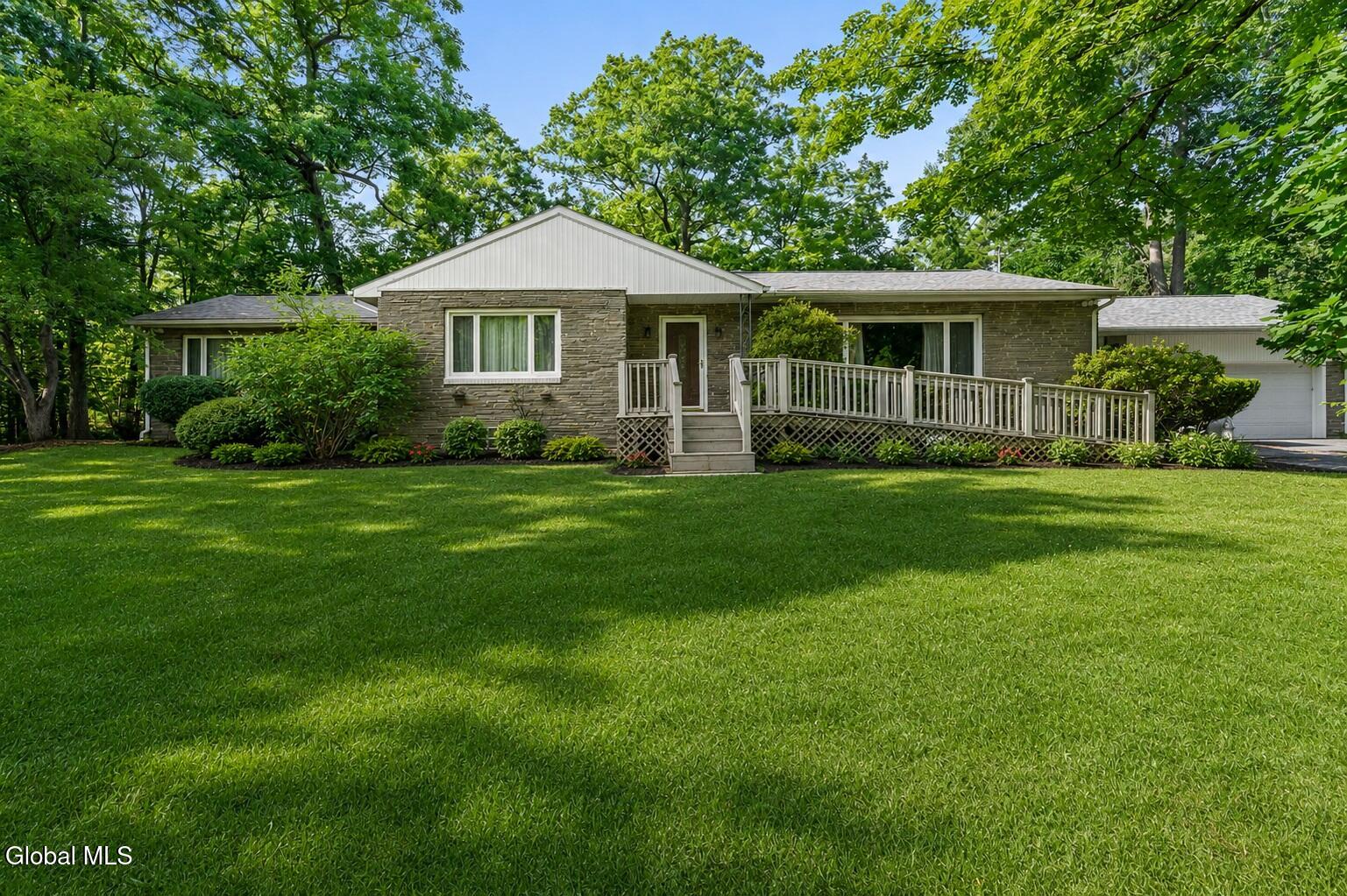 39 Woodside Drive Glenville NY 12302