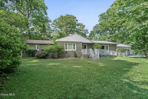 39 Woodside Drive Glenville NY 12302