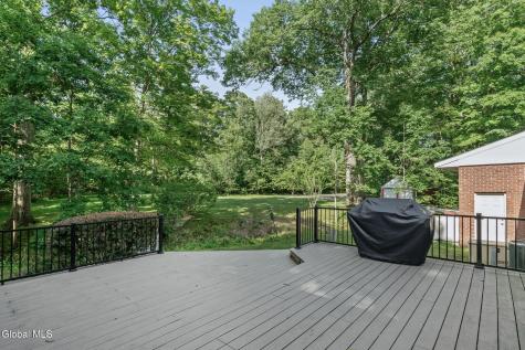 39 Woodside Drive Glenville NY 12302