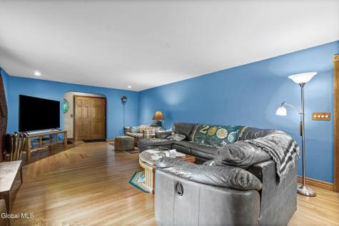39 Woodside Drive Glenville NY 12302