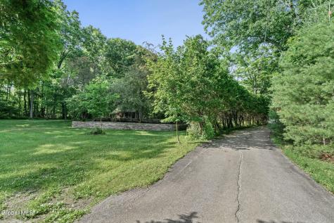 39 Woodside Drive Glenville NY 12302
