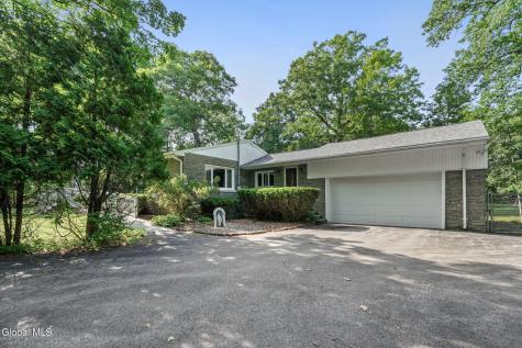 39 Woodside Drive Glenville NY 12302