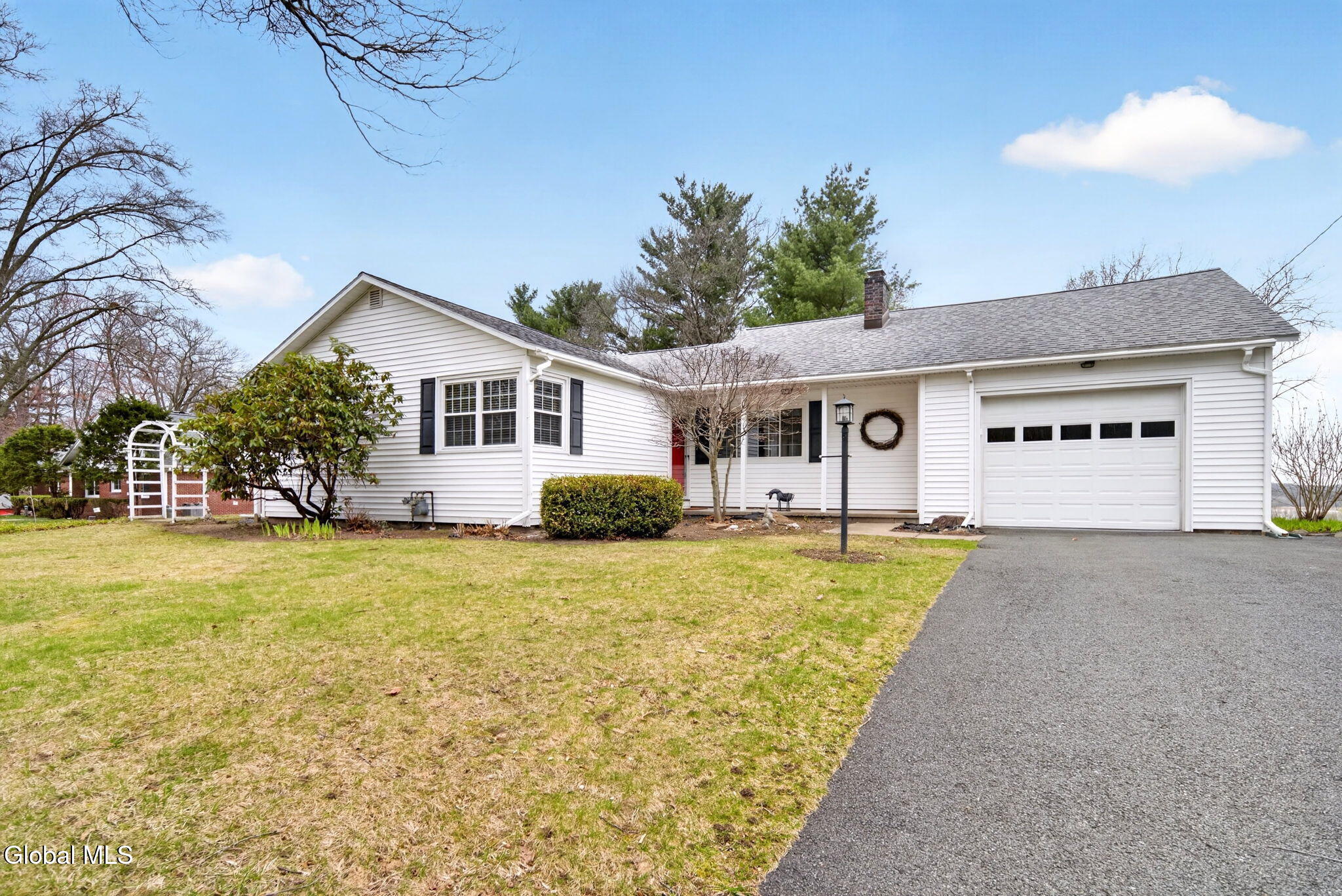 1041 Niskayuna Road Niskayuna NY 12309