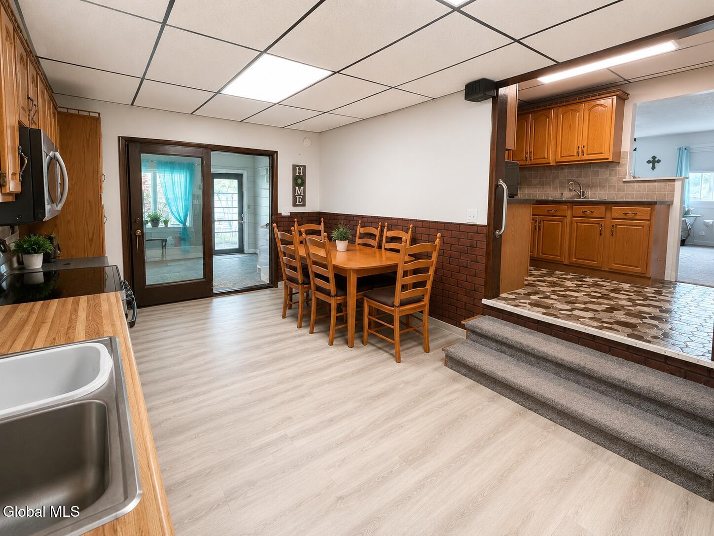 2 David Court Colonie NY 12205