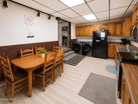 2 David Court Colonie NY 12205