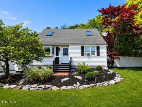 2 David Court Colonie NY 12205