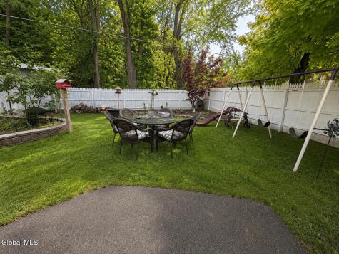 2 David Court Colonie NY 12205