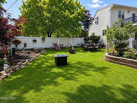 2 David Court Colonie NY 12205