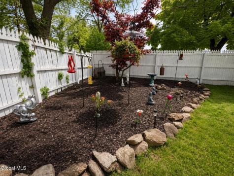 2 David Court Colonie NY 12205