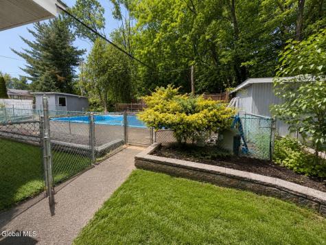 2 David Court Colonie NY 12205