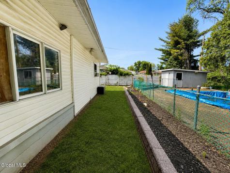 2 David Court Colonie NY 12205