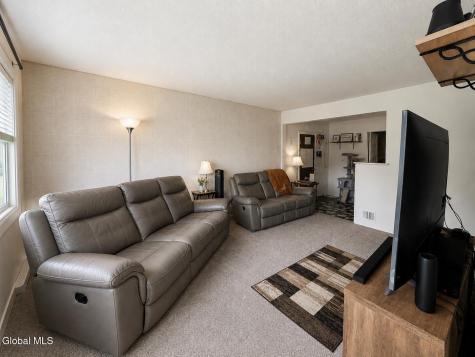 2 David Court Colonie NY 12205
