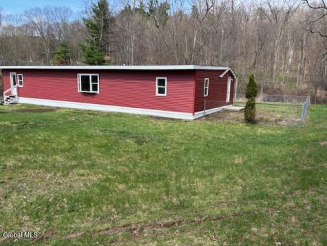 55 Mason Lane Pittstown NY 12180