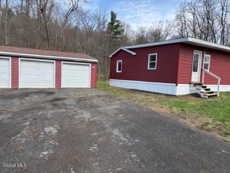 55 Mason Lane Pittstown NY 12180