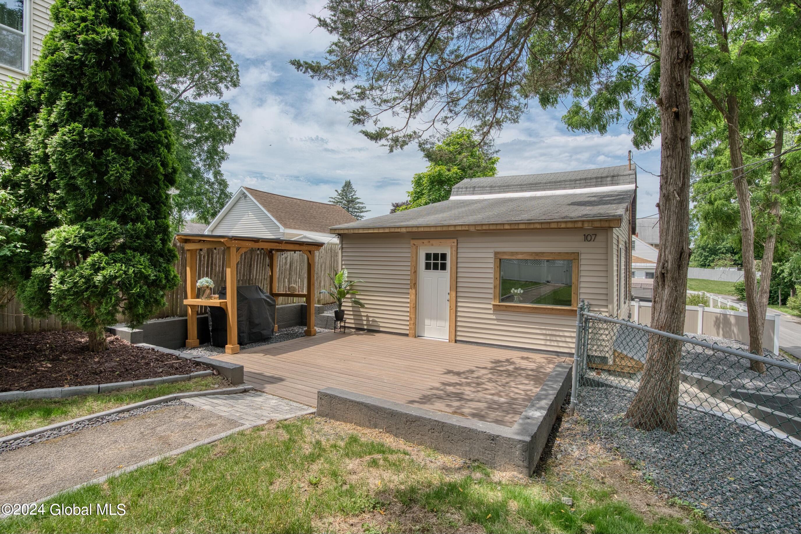 107 Fox Avenue Schenectady NY 12303