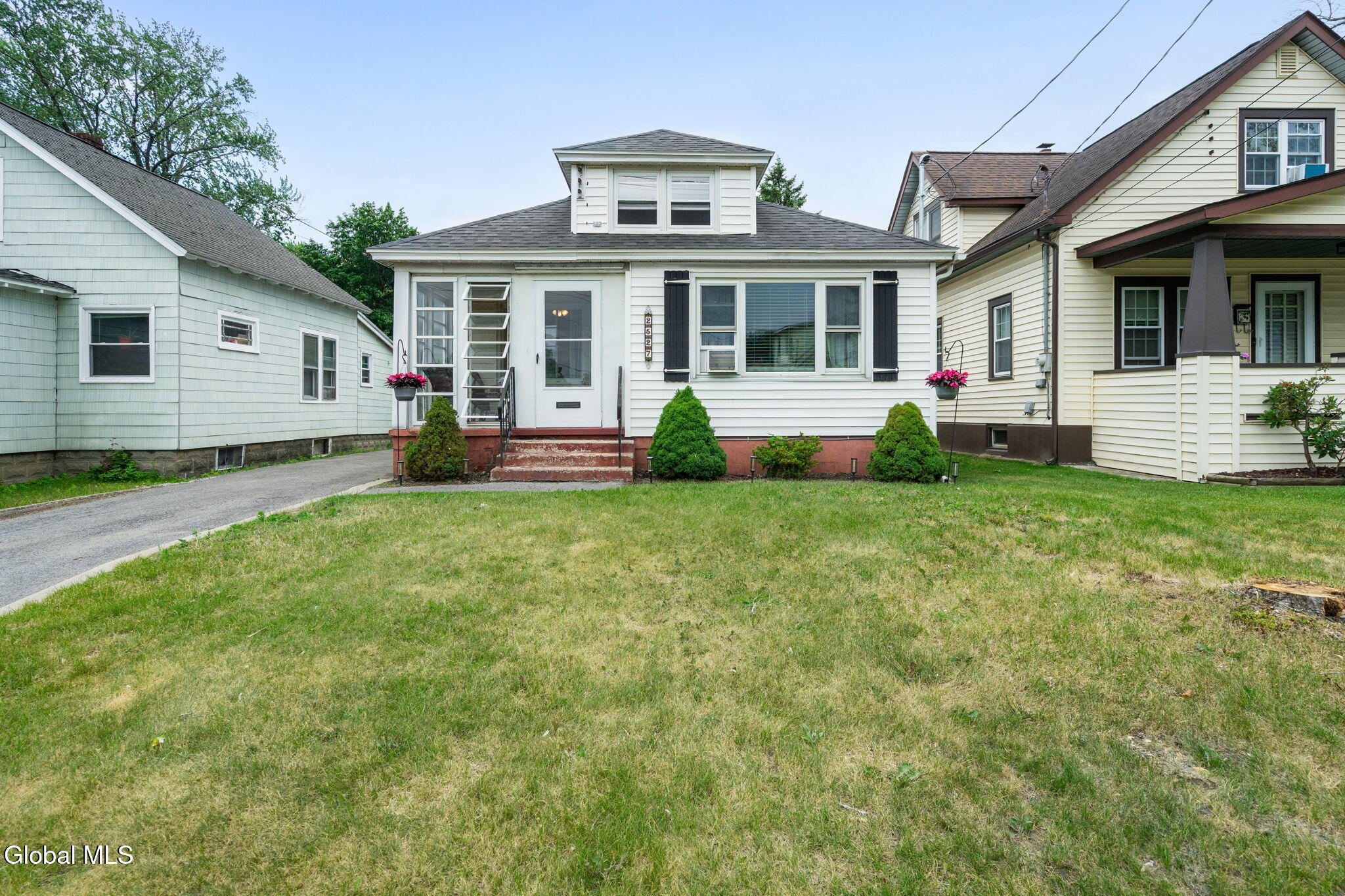 2527 1st Avenue Rotterdam NY 12303