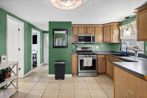 2527 1st Avenue Rotterdam NY 12303