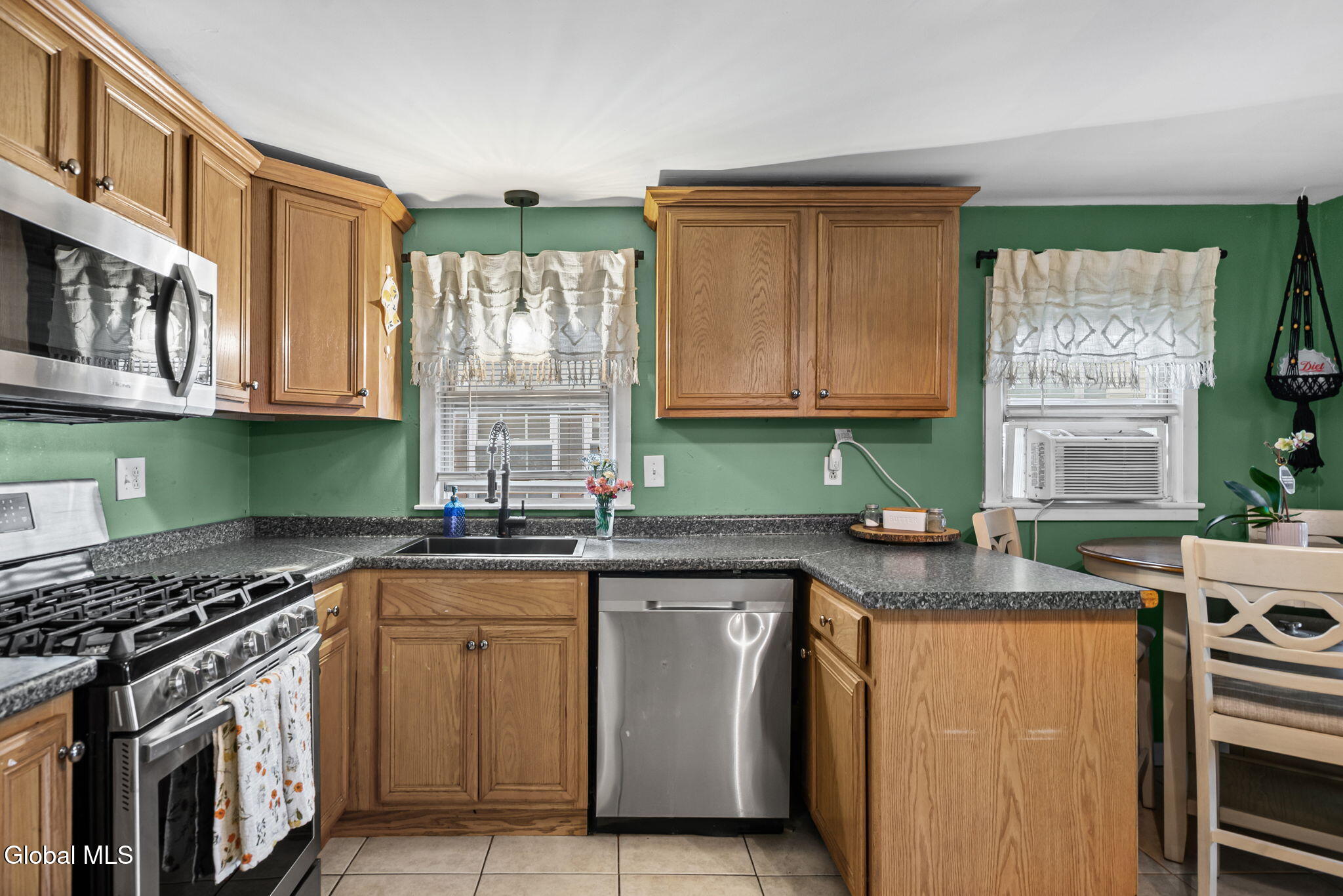 2527 1st Avenue Rotterdam NY 12303