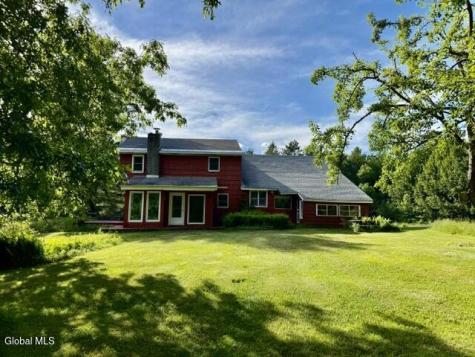 28 Starcrest Drive Rensselaer NY 12153