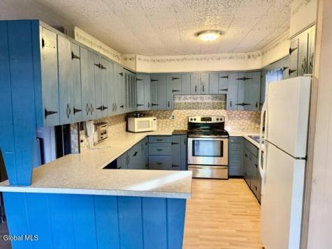 28 Starcrest Drive Rensselaer NY 12153