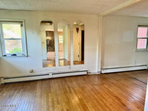 28 Starcrest Drive Rensselaer NY 12153