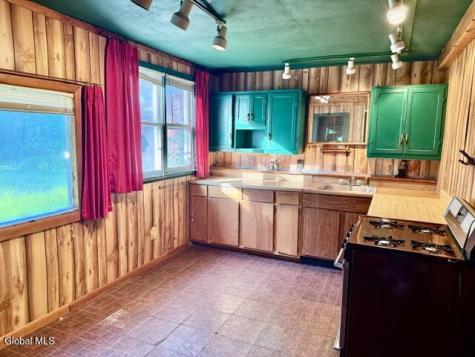 28 Starcrest Drive Rensselaer NY 12153