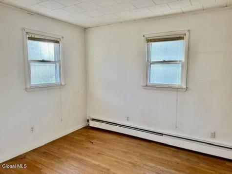 28 Starcrest Drive Rensselaer NY 12153