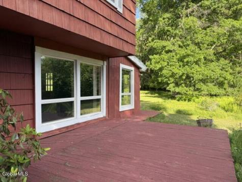 28 Starcrest Drive Rensselaer NY 12153