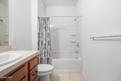 9 Glen Meadow Drive Halfmoon NY 12118