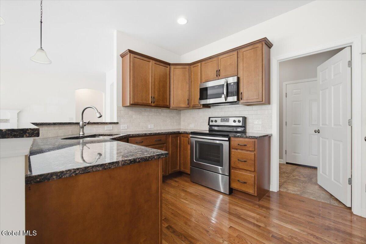 9 Glen Meadow Drive Halfmoon NY 12118