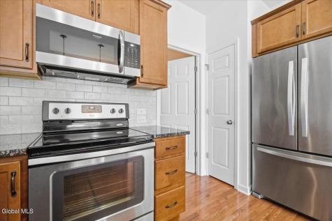 9 Glen Meadow Drive Halfmoon NY 12118