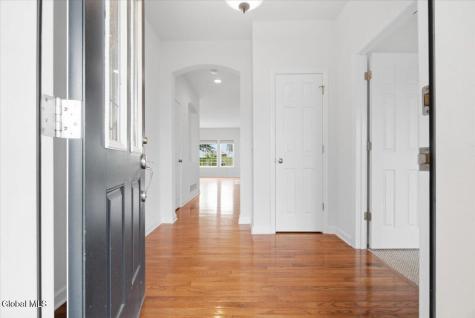 9 Glen Meadow Drive Halfmoon NY 12118