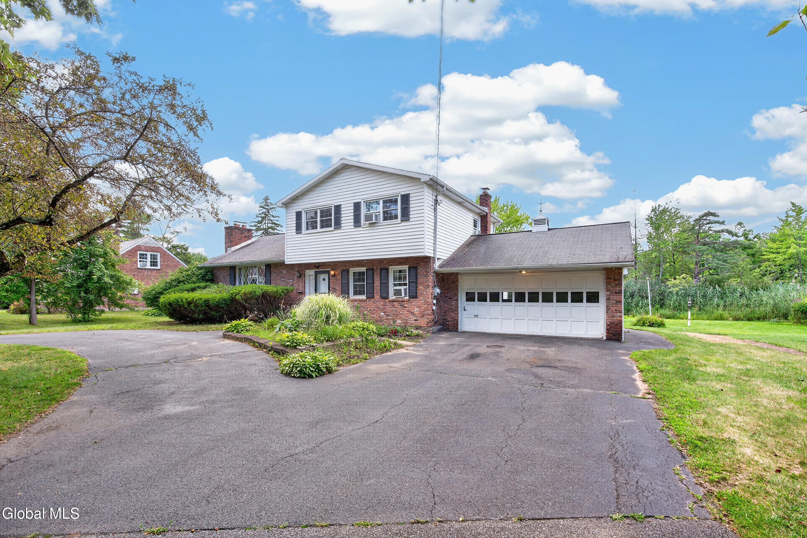 585 Saint David's Lane Niskayuna NY 12309