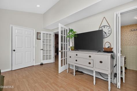 585 Saint David's Lane Niskayuna NY 12309