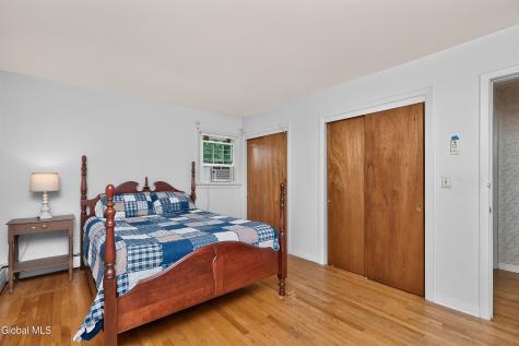 585 Saint David's Lane Niskayuna NY 12309