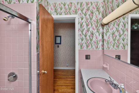 585 Saint David's Lane Niskayuna NY 12309