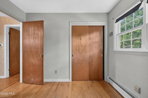 585 Saint David's Lane Niskayuna NY 12309