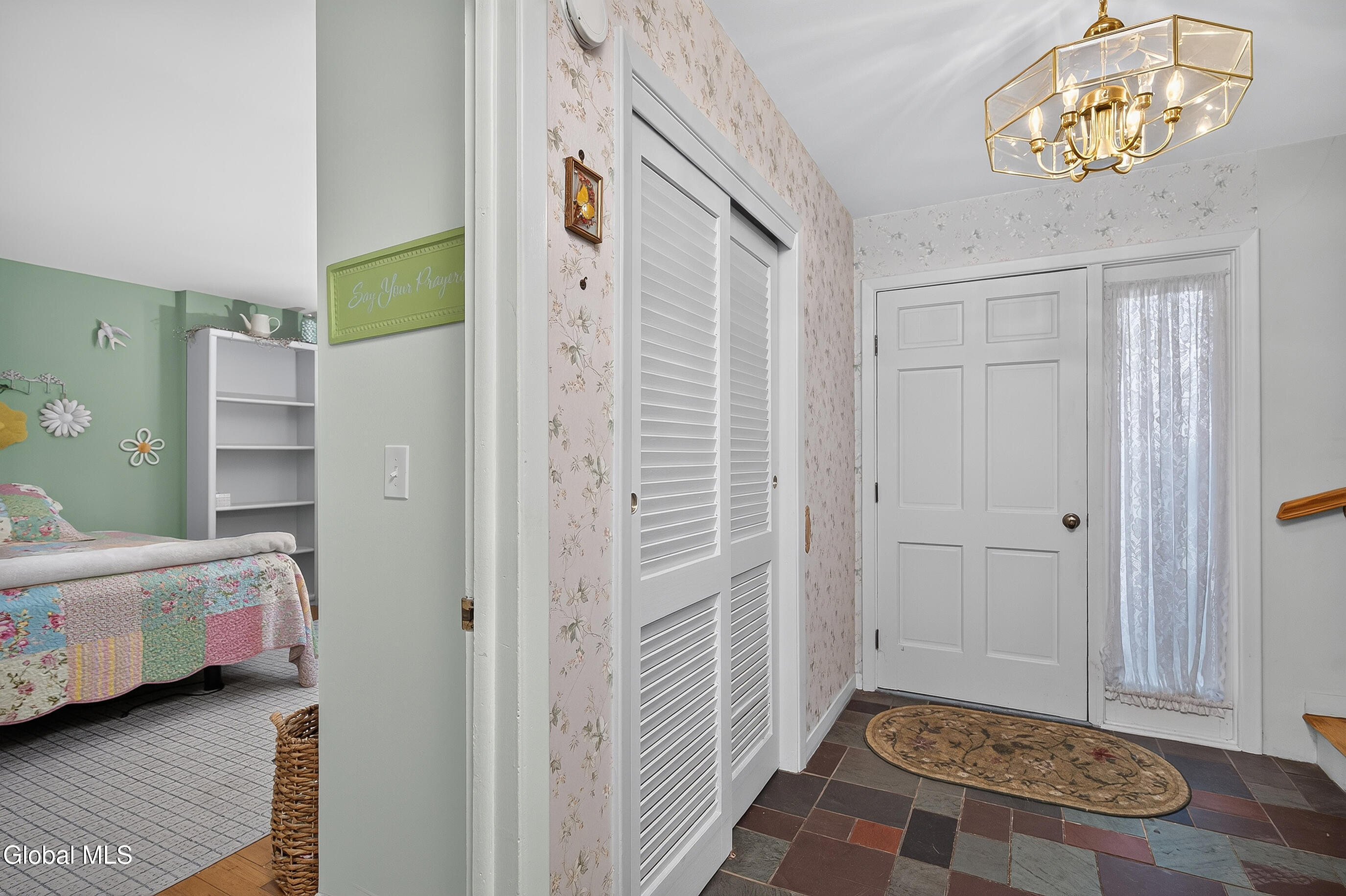 585 Saint David's Lane Niskayuna NY 12309